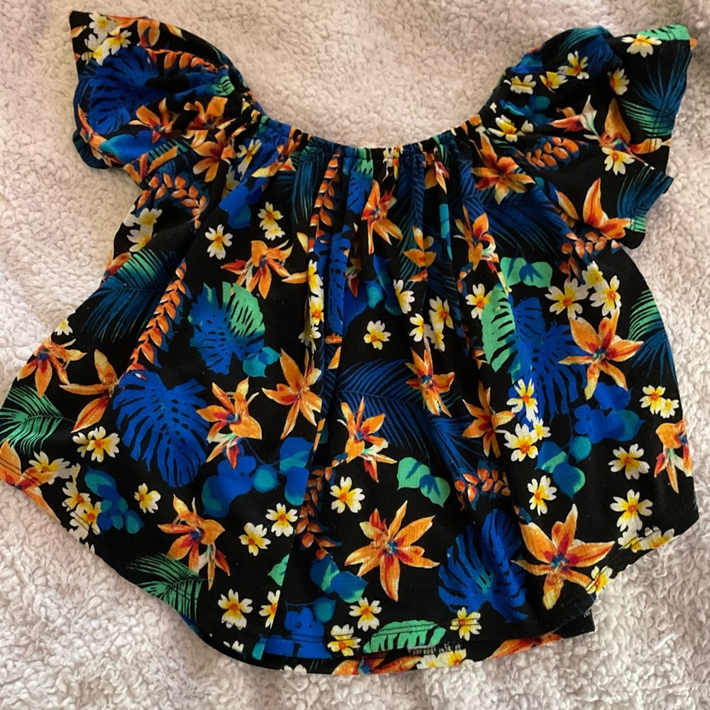 Tropical top 🌴